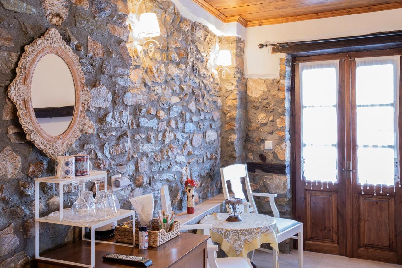 Guesthouse Ourania Palaios Panteleimonas Bagian luar foto