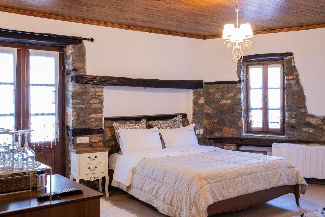 Guesthouse Ourania Palaios Panteleimonas Bagian luar foto