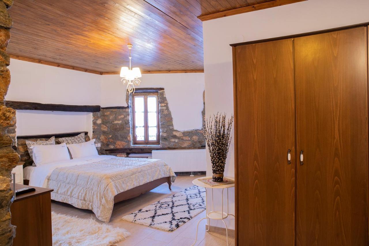 Guesthouse Ourania Palaios Panteleimonas Bagian luar foto
